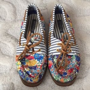 Floral sperrys